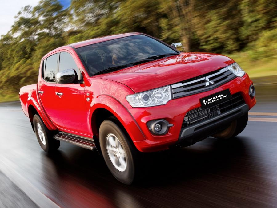  Mitsubishi L200 Triton HPE 2014 года  (фото 13 из 18)